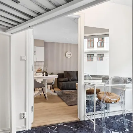 Πανσιόν Happy Days Relaxing With Smart Solutions Shared With One Other Bedroom