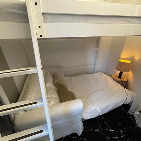 Happy Days Relaxing With Smart Solutions Shared With One Other Bedroom Pensionat *