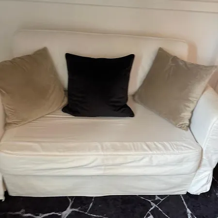 ゲストハウス Happy Days Relaxing With Smart Solutions Shared With One Other Bedroom *