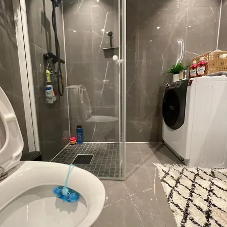 Happy Days Relaxing With Smart Solutions Shared With One Other Bedroom Όσλο