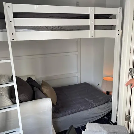 Pensionat Happy Days Relaxing With Smart Solutions Shared With One Other Bedroom