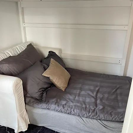 Πανσιόν Happy Days Relaxing With Smart Solutions Shared With One Other Bedroom *