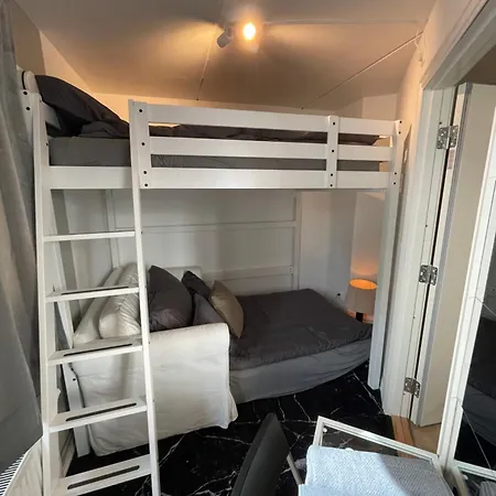 Happy Days Relaxing With Smart Solutions Shared With One Other Bedroom * 오슬로