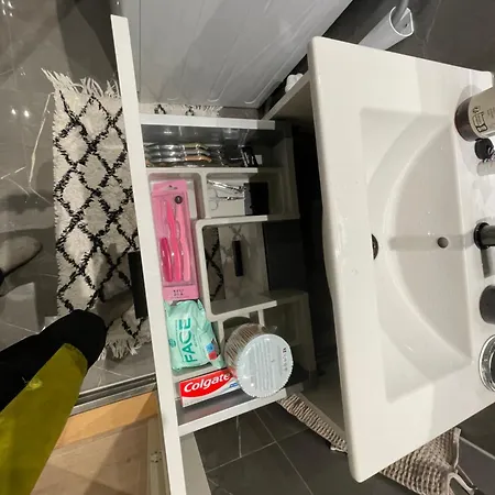 Happy Days Relaxing With Smart Solutions Shared With One Other Bedroom * 오슬로